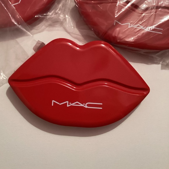 NWT MAC Red Lips Tin Limited Edition Gift Box Case Makeup Organizer - Picture 3 of 4